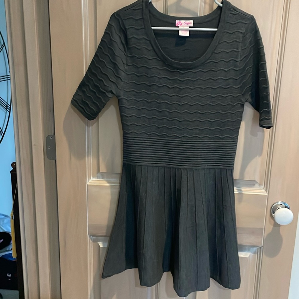 Short sleeve dress
